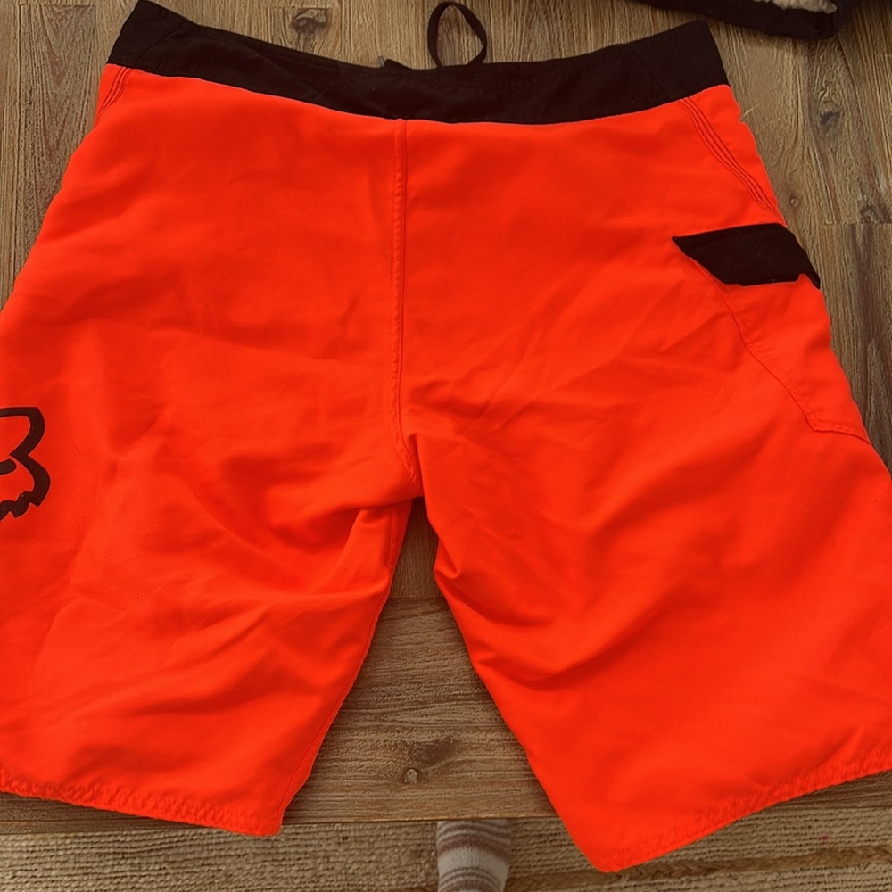 Shorts - Picture 2 of 3